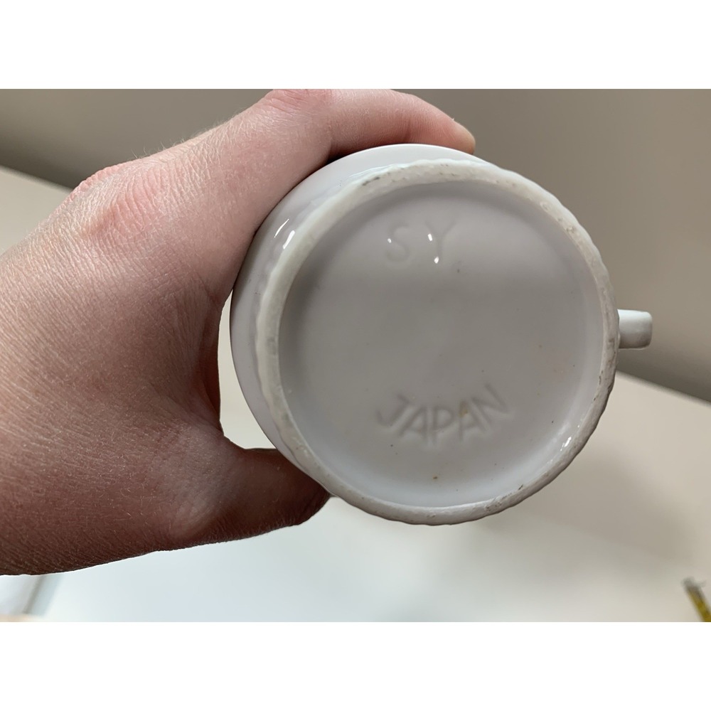 VINTAGE CHRISTMAS STACKABLE MUGS JAPAN - BUTTERFLY HANDLE CUP (4) - Picture 5 of 7